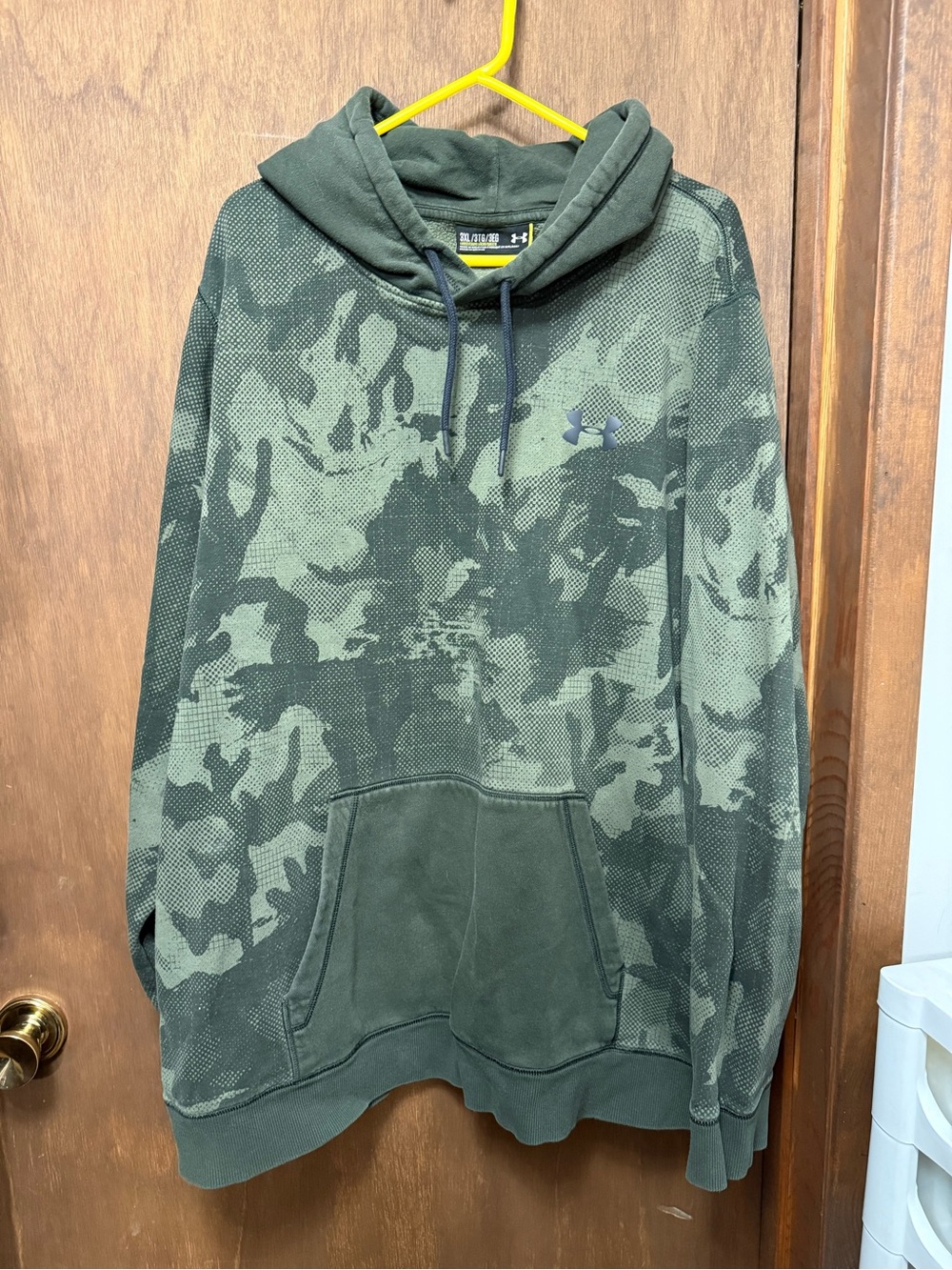 Under Armour Men’s Green Camo Performance Hoodie